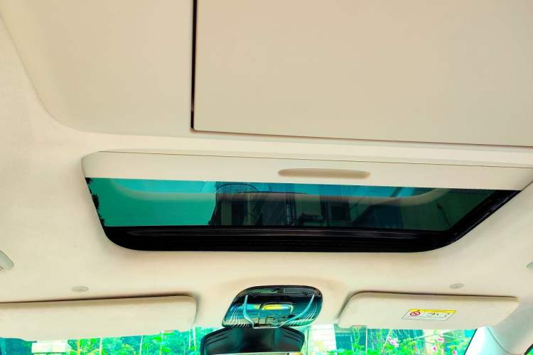 Used VOYAH Dream 2025 PHEV Four-Wheel-Drive Flagship Version – Qiankun Edition Headliner