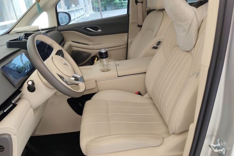 Used VOYAH Dream 2025 PHEV Four-Wheel-Drive Flagship Version – Qiankun Edition Left Front Seat