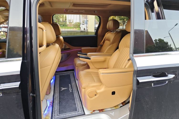 Used VOYAH Dream 2025 PHEV Four-Wheel-Drive Flagship Kunpeng Edition Left Rear Seat