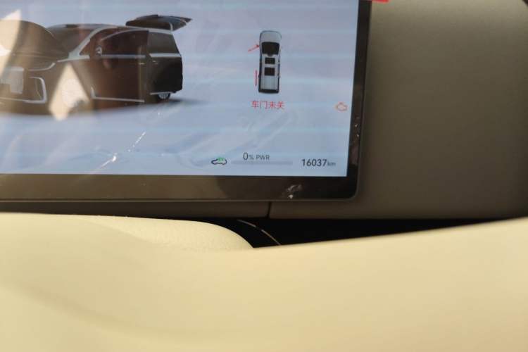 Used VOYAH Dream 2025 PHEV Four-Wheel-Drive Flagship Version – Qiankun Edition Odometer Close Up