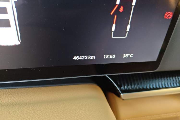 Used VOYAH Dream 2025 PHEV Four-Wheel-Drive Flagship Kunpeng Edition Odometer Close Up