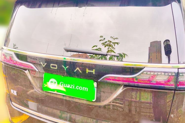 Used VOYAH Dream 2025 PHEV Four-Wheel-Drive Flagship Version – Qiankun Edition Rear