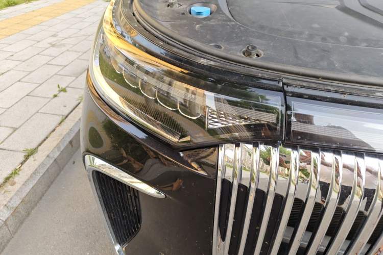 Used VOYAH Dream 2025 PHEV Four-Wheel-Drive Flagship Kunpeng Edition Right Front Headlight