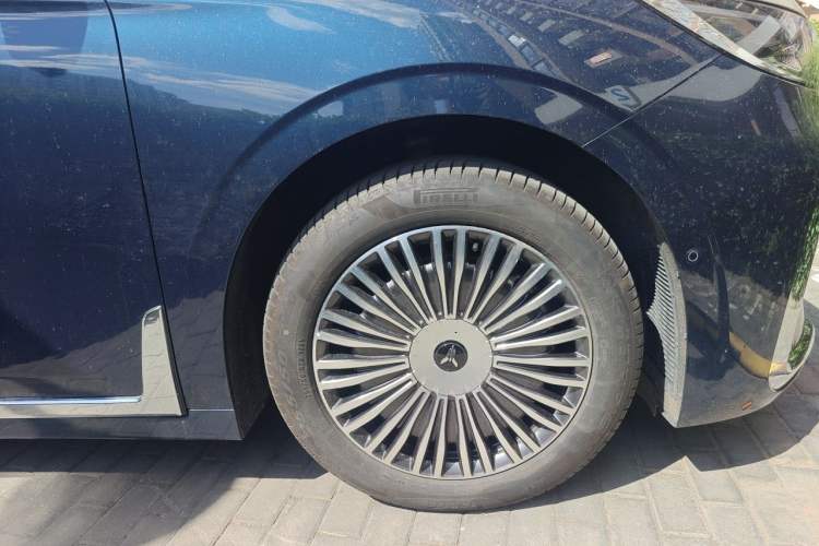 Used VOYAH Dream 2025 PHEV Four-Wheel Drive Excellence Kunpeng Edition Right Front Wheel Hub