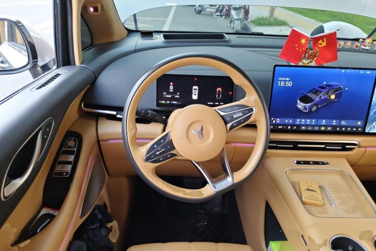 Used VOYAH Dream 2025 PHEV Four-Wheel-Drive Flagship Kunpeng Edition Steering Wheel