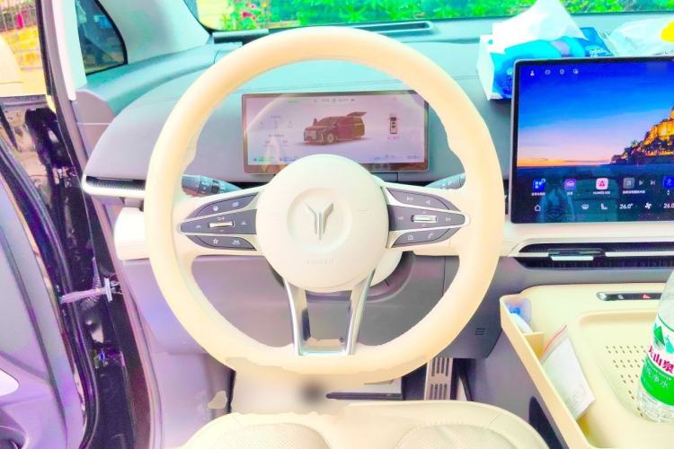 Used VOYAH Dream 2025 PHEV Four-Wheel-Drive Flagship Version – Qiankun Edition Steering Wheel
