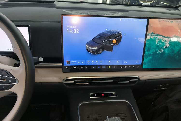 Used VOYAH Dream 2025 PHEV Four-Wheel-Drive Flagship Kunpeng Edition Audio And AC Panel