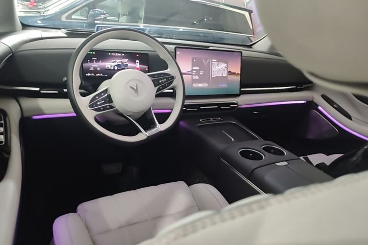 Used VOYAH Dream 2025 PHEV Four-Wheel-Drive Flagship Version – Qiankun Edition Center Console