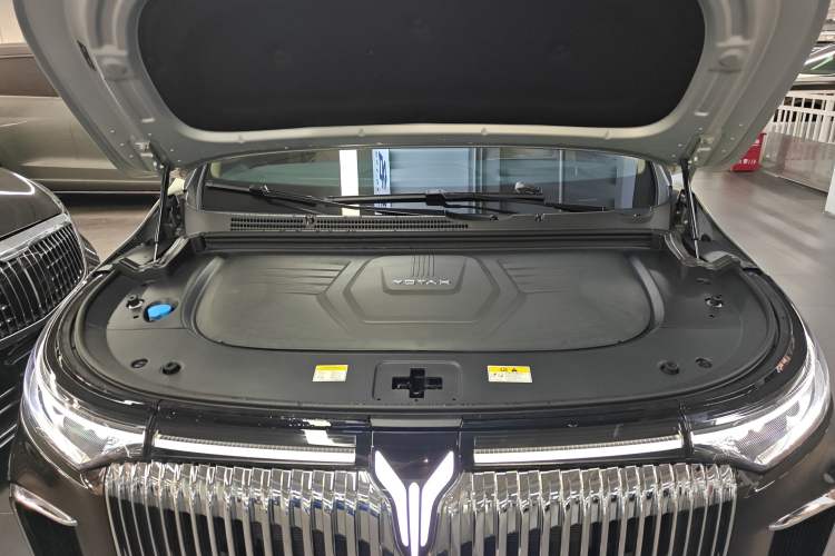 Used VOYAH Dream 2025 PHEV Four-Wheel-Drive Flagship Version – Qiankun Edition Engine Bay