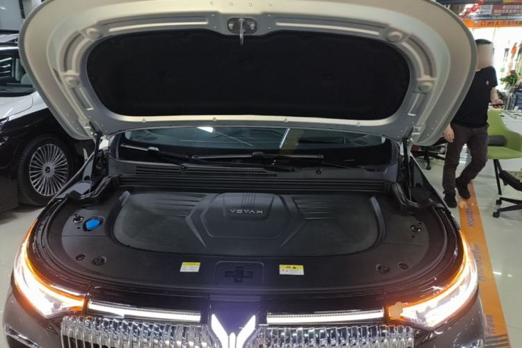 Used VOYAH Dream 2025 PHEV Four-Wheel-Drive Flagship Version – Qiankun Edition Engine Bay