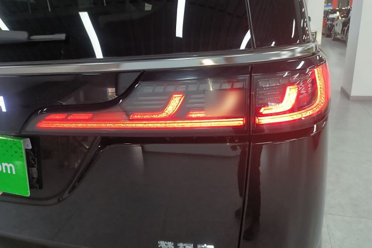 Used VOYAH Dream 2025 PHEV Four-Wheel-Drive Flagship Kunpeng Edition Exterior 3