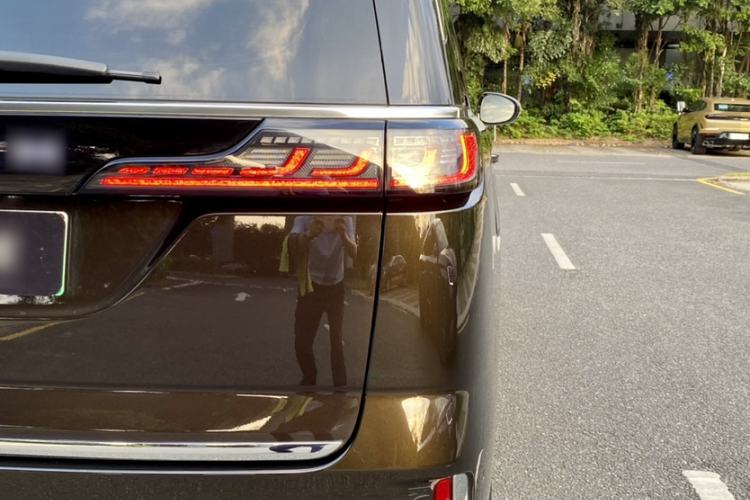 Used VOYAH Dream 2025 PHEV Four-Wheel-Drive Flagship Version – Qiankun Edition Exterior 4