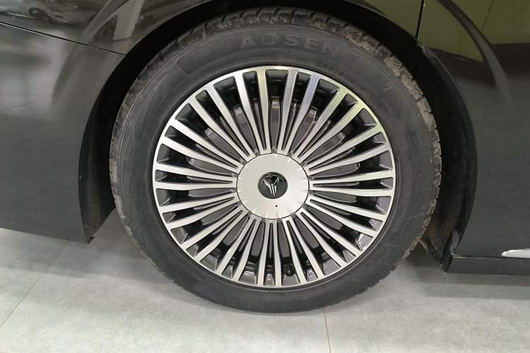 Used VOYAH Dream 2025 PHEV Four-Wheel-Drive Flagship Kunpeng Edition Exterior 5