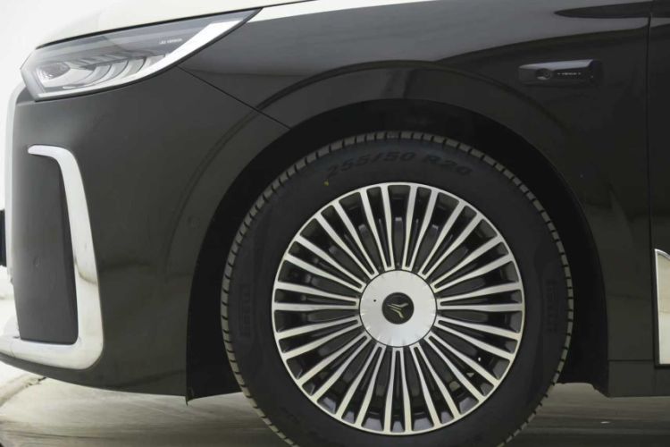 Used VOYAH Dream 2025 PHEV Four-Wheel-Drive Flagship Version – Qiankun Edition Exterior 5
