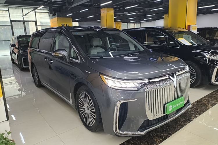 Used VOYAH Dream 2025 PHEV Four-Wheel-Drive Flagship Version – Qiankun Edition Front Right 45 Deg