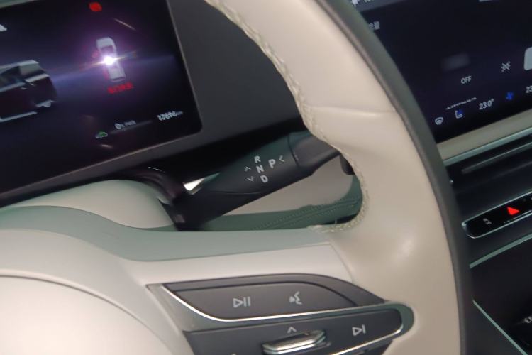 Used VOYAH Dream 2025 PHEV Four-Wheel-Drive Flagship Version – Qiankun Edition Gear Lever