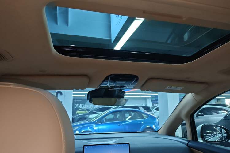 Used VOYAH Dream 2025 PHEV Four-Wheel-Drive Flagship Version – Qiankun Edition Headliner