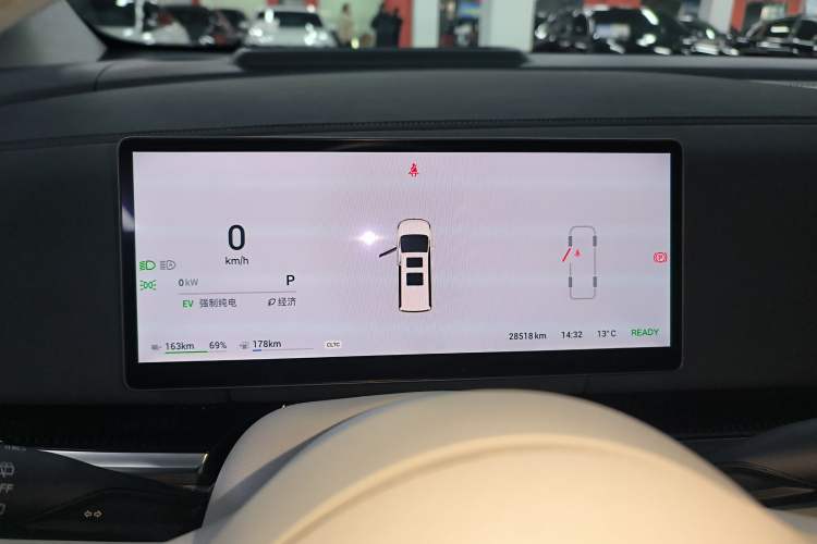 Used VOYAH Dream 2025 PHEV Four-Wheel-Drive Flagship Kunpeng Edition Instrument Cluster