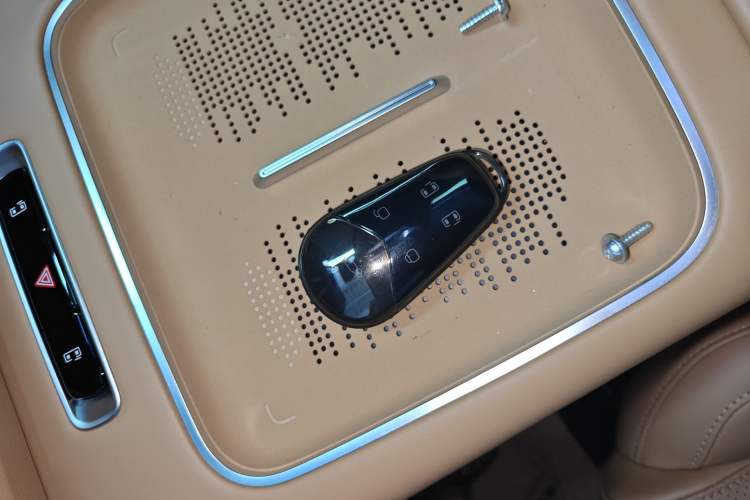 Used VOYAH Dream 2025 PHEV Four-Wheel-Drive Flagship Version – Qiankun Edition Interior 1