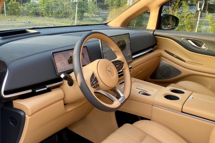 Used VOYAH Dream 2025 PHEV Four-Wheel-Drive Flagship Version – Qiankun Edition Interior 4
