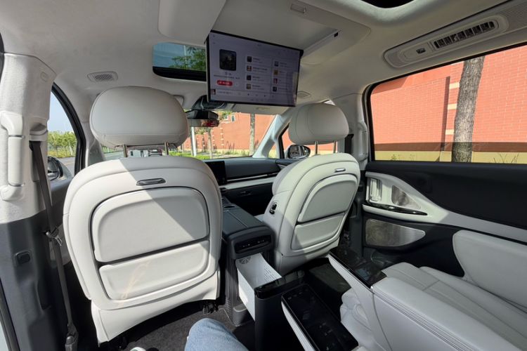Used VOYAH Dream 2025 PHEV Four-Wheel-Drive Flagship Version – Qiankun Edition Interior 4