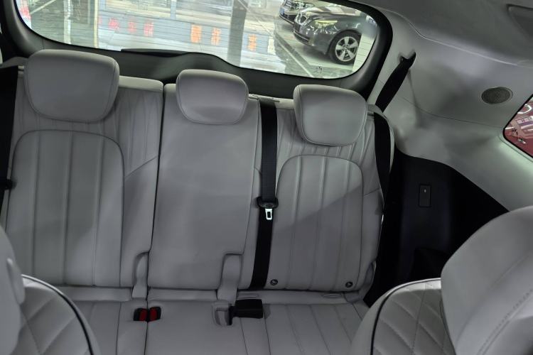 Used VOYAH Dream 2025 PHEV Four-Wheel-Drive Flagship Version – Qiankun Edition Interior 7