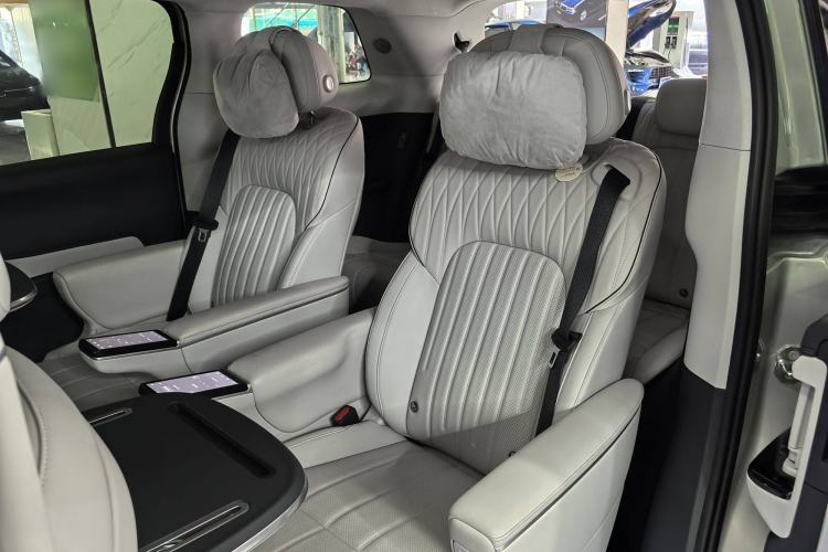 Used VOYAH Dream 2025 PHEV Four-Wheel-Drive Flagship Version – Qiankun Edition Interior 9