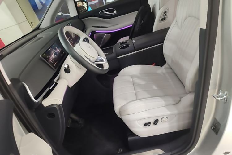 Used VOYAH Dream 2025 PHEV Four-Wheel-Drive Flagship Version – Qiankun Edition Left Front Seat