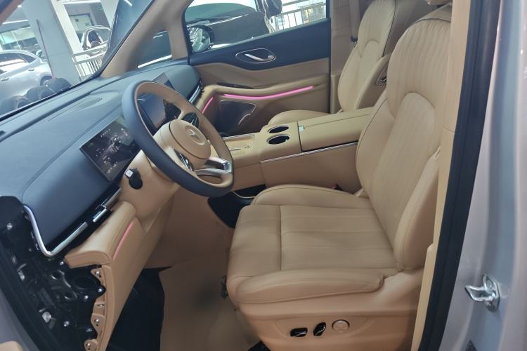 Used VOYAH Dream 2025 PHEV Four-Wheel-Drive Flagship Version – Qiankun Edition Left Front Seat