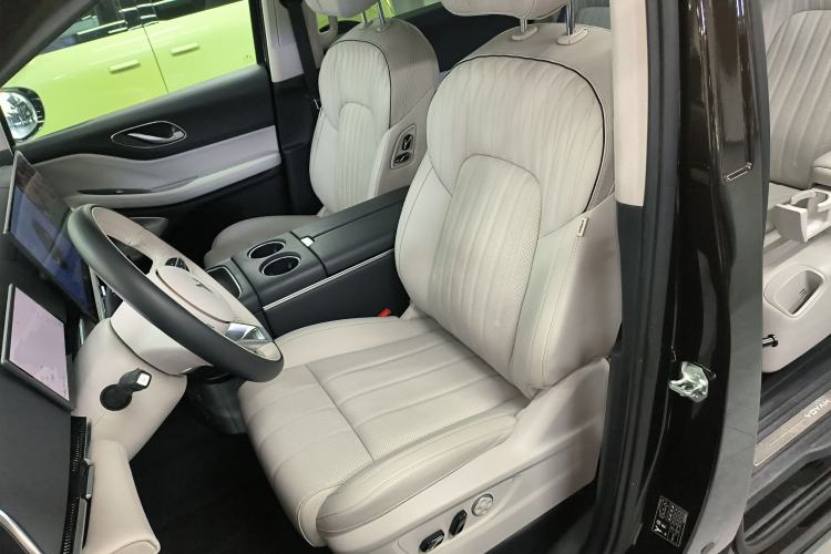Used VOYAH Dream 2025 PHEV Four-Wheel-Drive Flagship Kunpeng Edition Left Front Seat