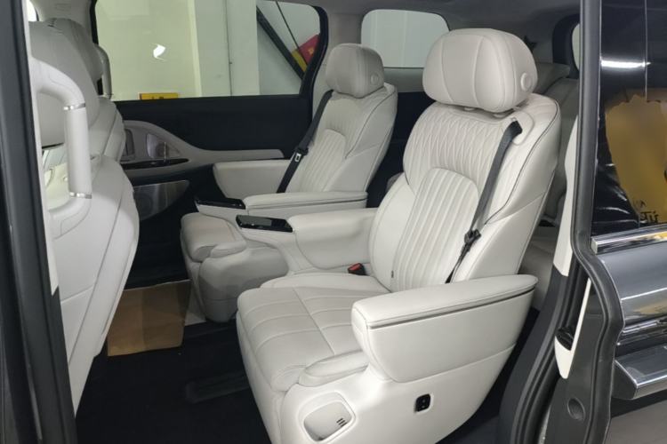 Used VOYAH Dream 2025 PHEV Four-Wheel-Drive Flagship Version – Qiankun Edition Left Rear Seat