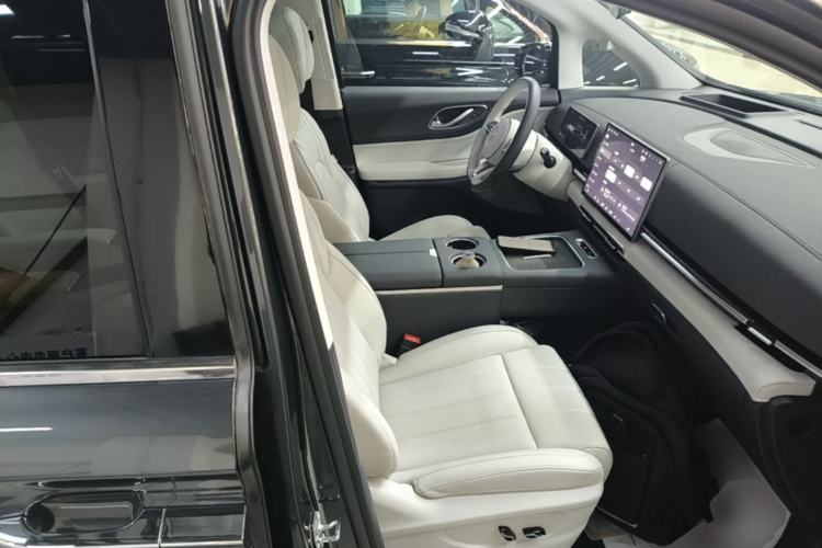 Used VOYAH Dream 2025 PHEV Four-Wheel-Drive Flagship Version – Qiankun Edition Right Front Seat