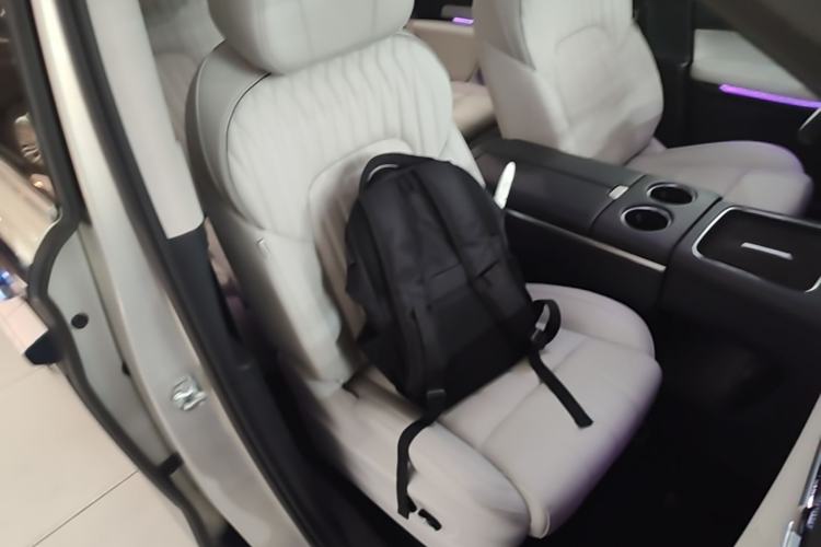 Used VOYAH Dream 2025 PHEV Four-Wheel-Drive Flagship Version – Qiankun Edition Right Front Seat