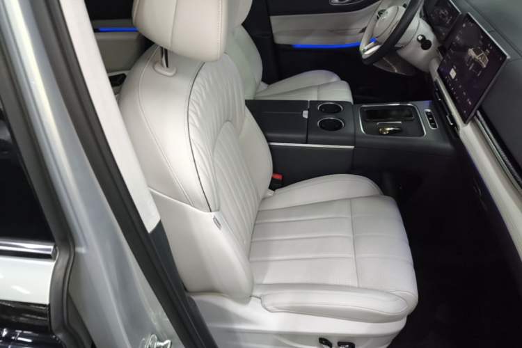 Used VOYAH Dream 2025 PHEV Four-Wheel-Drive Flagship Version – Qiankun Edition Right Front Seat