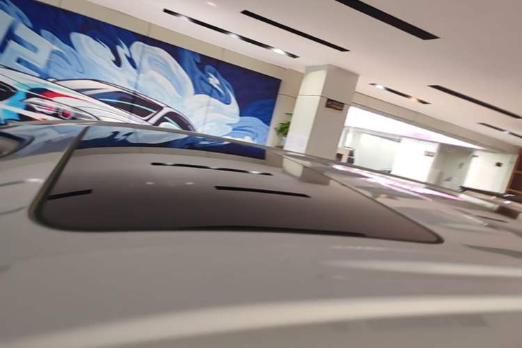 Used VOYAH Dream 2025 PHEV Four-Wheel-Drive Flagship Version – Qiankun Edition Roof