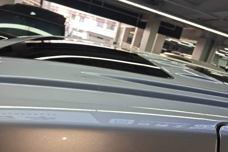 Used VOYAH Dream 2025 PHEV Four-Wheel-Drive Flagship Version – Qiankun Edition Roof