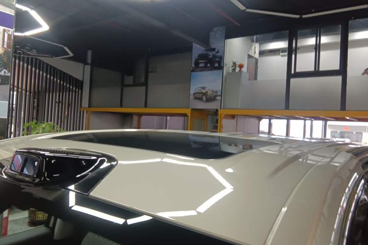 Used VOYAH Dream 2025 PHEV Four-Wheel-Drive Flagship Version – Qiankun Edition Roof