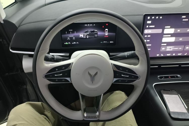 Used VOYAH Dream 2025 PHEV Four-Wheel-Drive Flagship Version – Qiankun Edition Steering Wheel