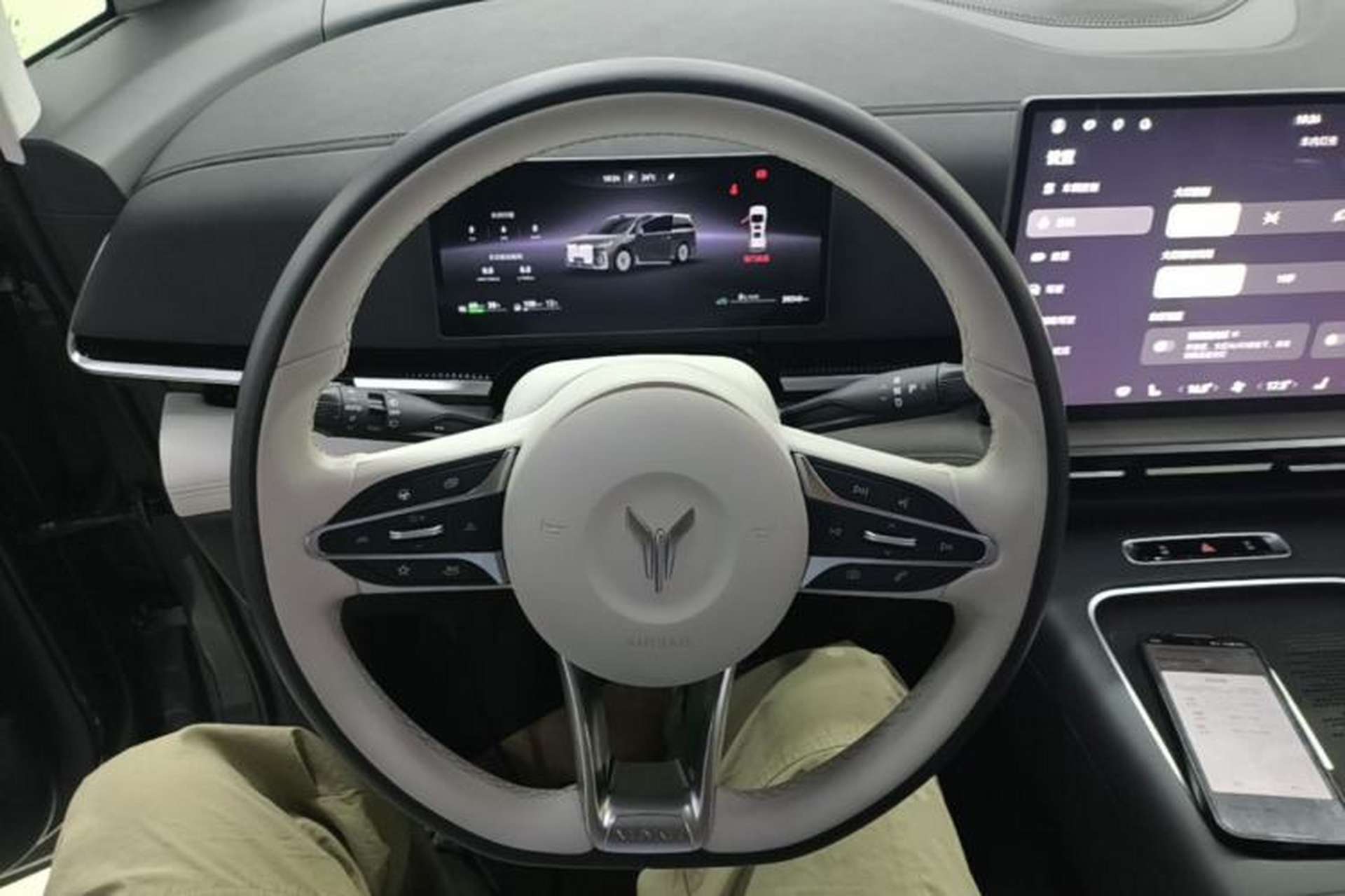 Used VOYAH Dream 2025 PHEV Four-Wheel-Drive Flagship Version – Qiankun Edition Steering Wheel