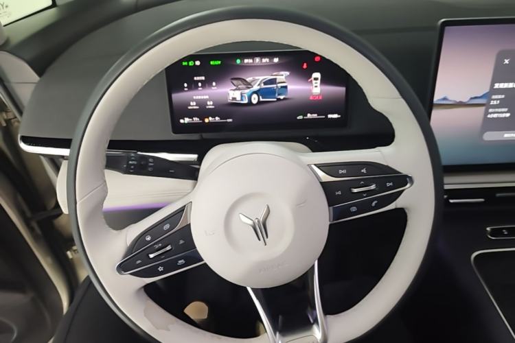 Used VOYAH Dream 2025 PHEV Four-Wheel-Drive Flagship Version – Qiankun Edition Steering Wheel