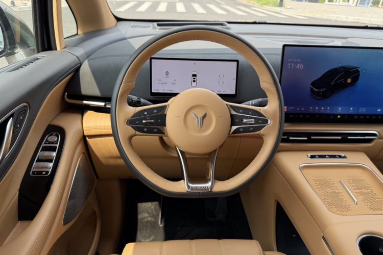 Used VOYAH Dream 2025 EV Four-Wheel Drive Prestige Kunpeng Edition Steering Wheel