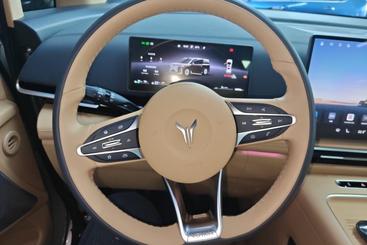 Used VOYAH Dream 2025 PHEV Four-Wheel-Drive Flagship Version – Qiankun Edition Steering Wheel