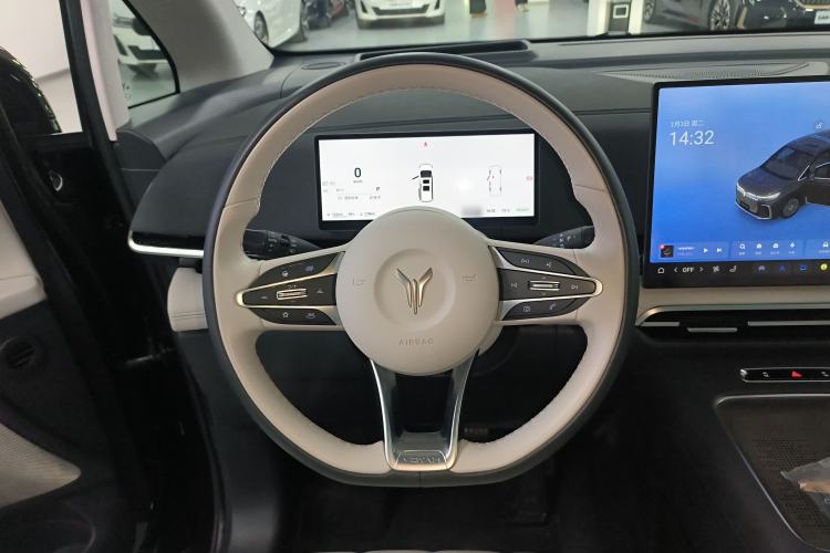 Used VOYAH Dream 2025 PHEV Four-Wheel-Drive Flagship Kunpeng Edition Steering Wheel