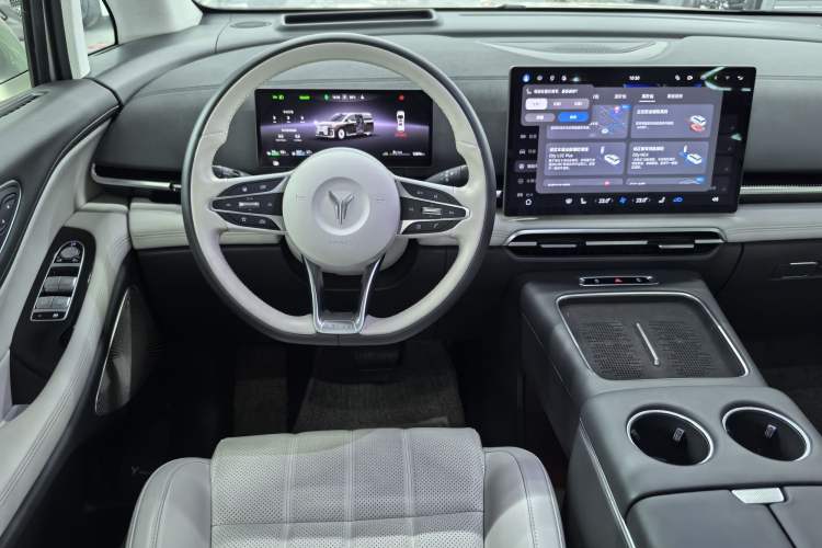 Used VOYAH Dream 2025 PHEV Four-Wheel-Drive Flagship Version – Qiankun Edition Steering Wheel