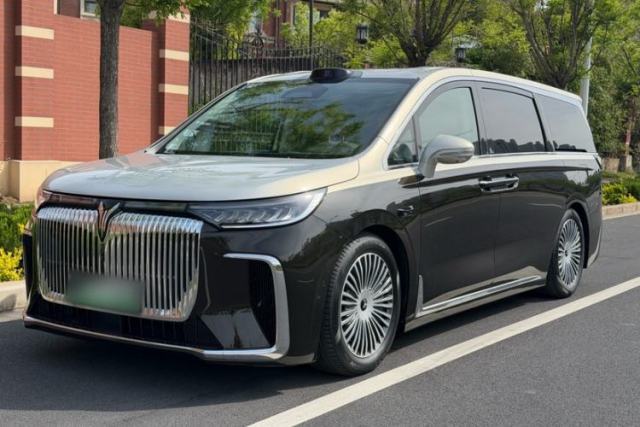 Used VOYAH Dream 2025 PHEV Four-Wheel-Drive Flagship Version – Qiankun Edition