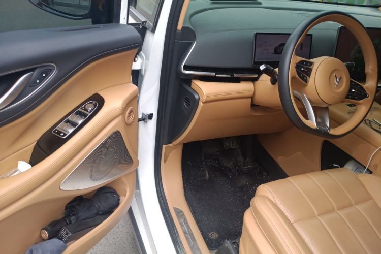 Used VOYAH Dream 2025 PHEV Four-Wheel-Drive Flagship Version – Qiankun Edition Driver Seat