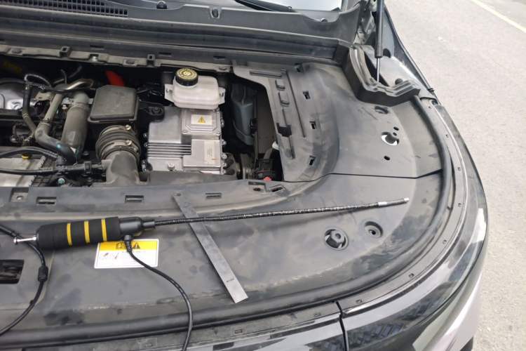 Used VOYAH Dream 2025 PHEV Four-Wheel-Drive Flagship Version – Qiankun Edition Engine Bay Left