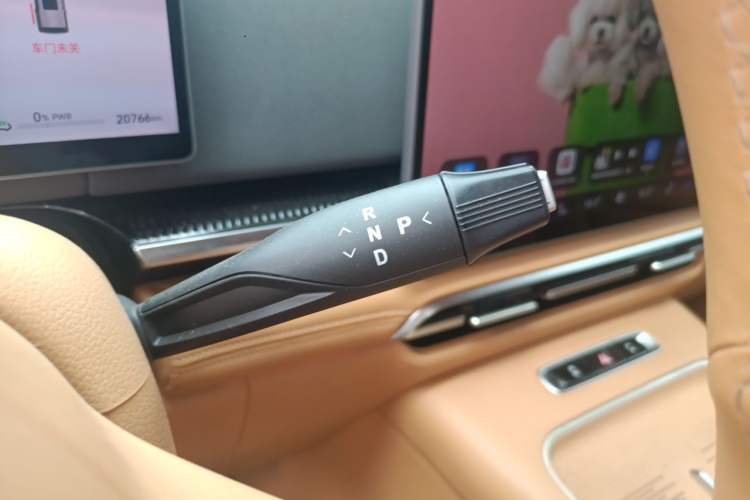 Used VOYAH Dream 2025 PHEV Four-Wheel-Drive Flagship Version – Qiankun Edition Gear Lever