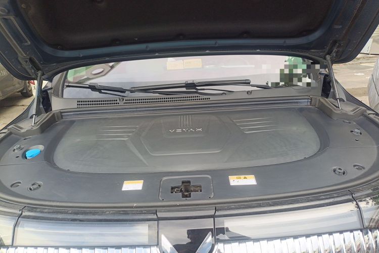 Used VOYAH Dream 2025 PHEV Four-Wheel Drive Prestige Qiankun Edition Engine Bay