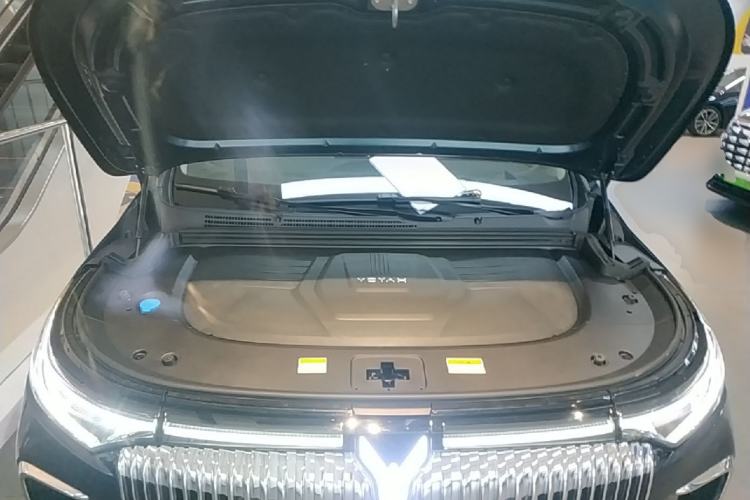 Used VOYAH Dream 2025 PHEV Four-Wheel-Drive Flagship Version – Qiankun Edition Engine Bay